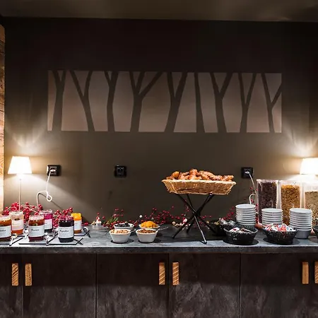 Отель Marmotel & 3*